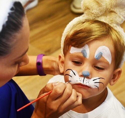 Oficina de Páscoa gratuita no Criciúma Shopping