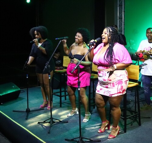 Sábado tem tributo às Divas do Samba com Trio Dâmaz