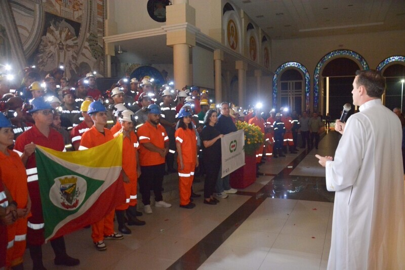 Mineiros são homenageados em Missa na Basílica de Içara