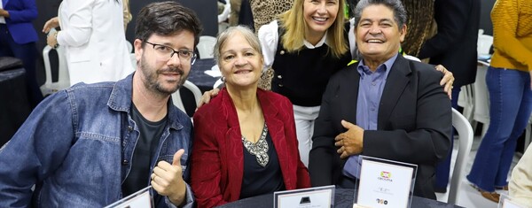 Homenagem aos escritores locais no Café Concerto