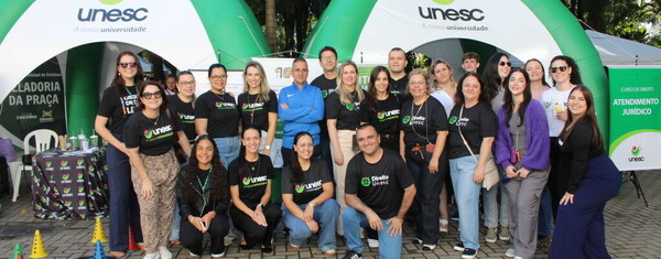 Unesc leva conhecimento à Praça Nereu Ramos