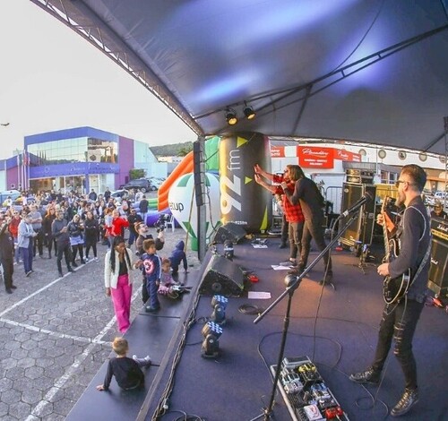 Música e diversão em família no Festival 92 Criciúma Rock