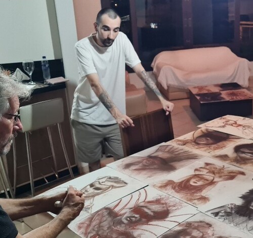 Cotidiano rural e mascarados de Nova Veneza são retratados em exposição