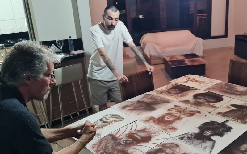Cotidiano rural e mascarados de Nova Veneza são retratados em exposição