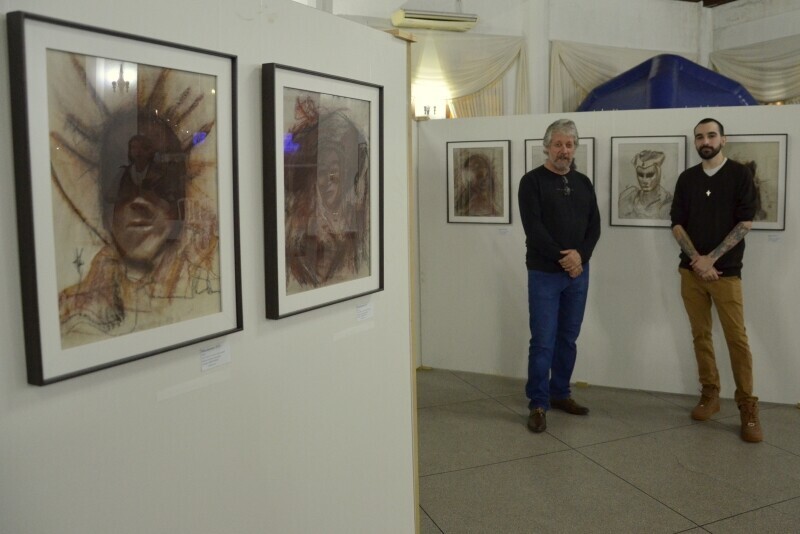 Olhares mascarados e vida no campo: exposições encantam visitantes na Festa da Gastronomia
