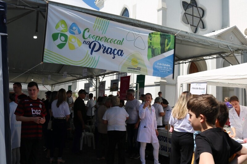 Coopercocal celebra Dia do Cooperativismo com ações na Praça Coberta