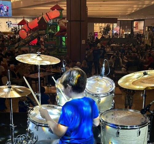 5º Batera Show com mais de 70 baterias e muito rock