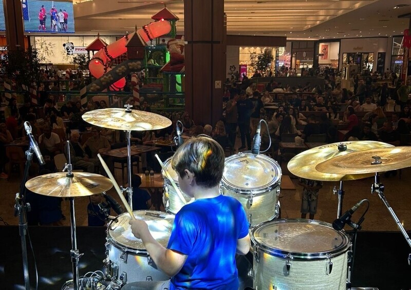 5º Batera Show com mais de 70 baterias e muito rock