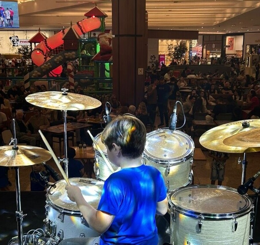 5º Batera Show com mais de 70 baterias e muito rock