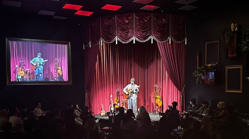 Zion Oliver estreia show solo com repertório autoral 