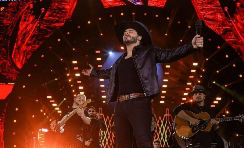 Murilo Huff faz show em Balneário Rincão