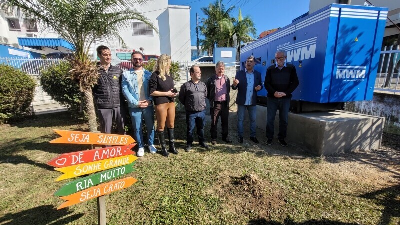 Coopercocal fortalece saúde de Cocal do Sul com doação de gerador de alta potência