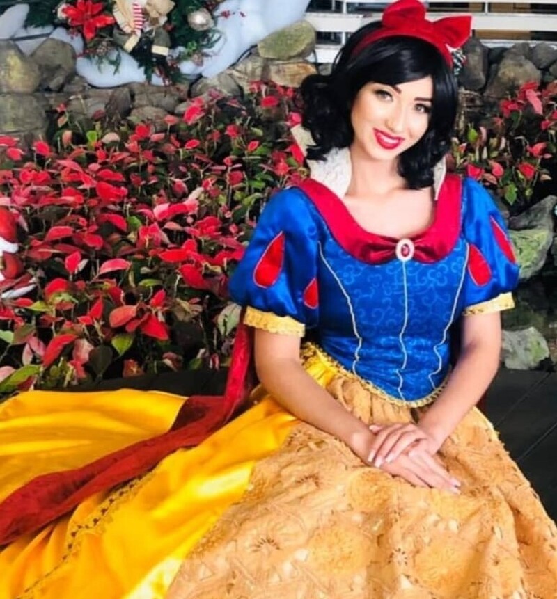 ‘Tarde de Jogos’ e ‘A Branca de Neve’ são atrações no Shopping Della