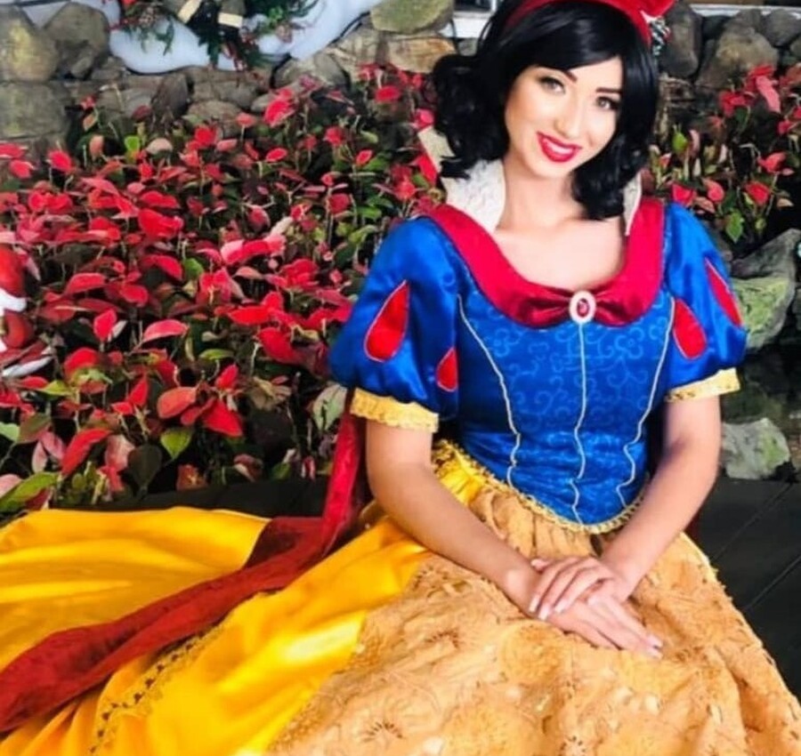 ‘Tarde de Jogos’ e ‘A Branca de Neve’ são atrações no Shopping Della
