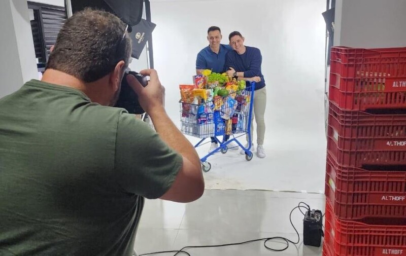 Elton e Everton estrelam campanha de aniversário do Althoff