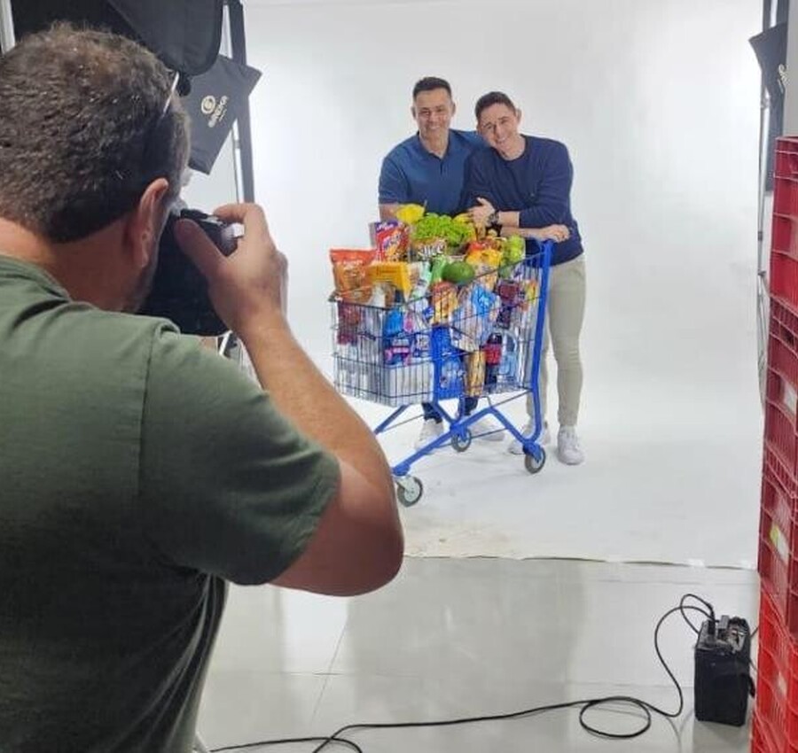 Elton e Everton estrelam campanha de aniversário do Althoff