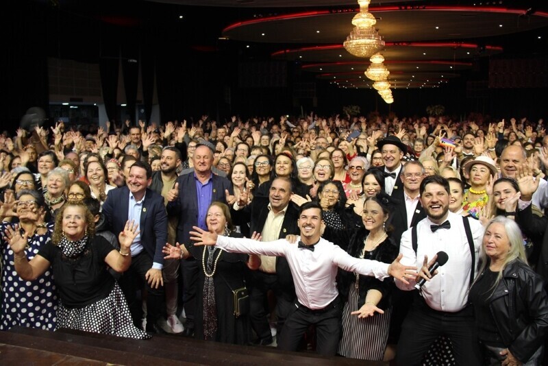 Baile do Século celebra os 100 anos de Criciúma com mais de 1,2 mil idosos da Afasc