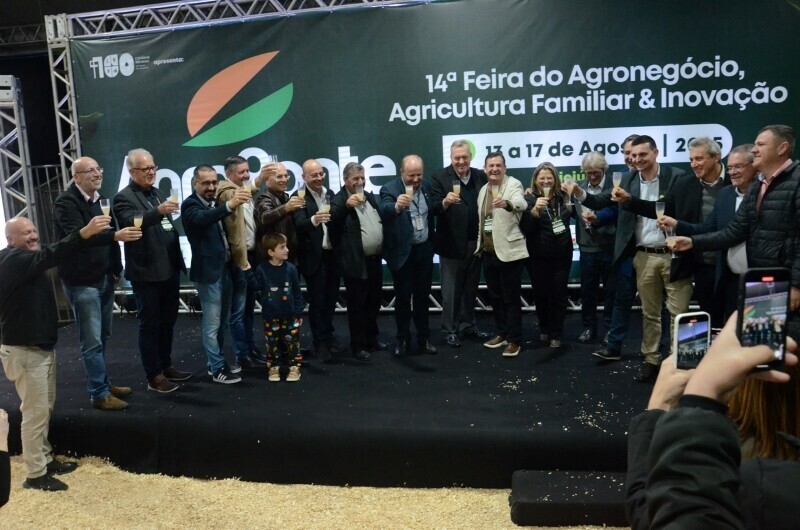 Feira AgroPonte abre com recorde de expositores e homenagem a Criciúma
