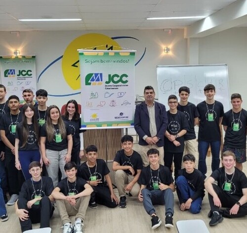 Coopercocal promove formação de jovens em valores cooperativistas