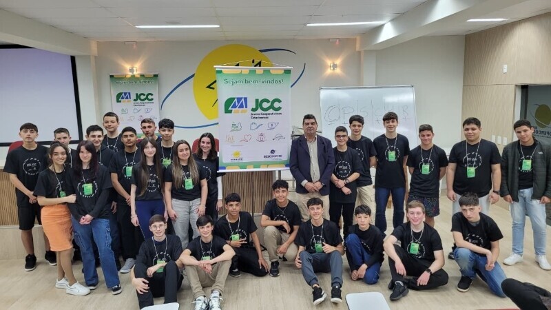 Coopercocal promove formação de jovens em valores cooperativistas