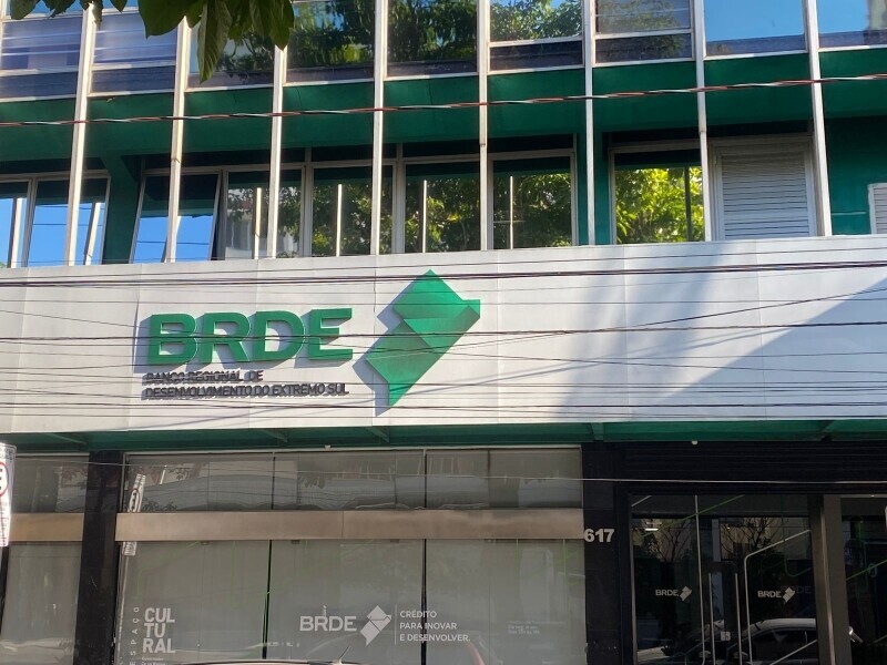 Com salários acima de R$ 10 mil, BRDE abre concurso para vagas nos três estados do Sul
