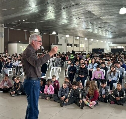 Aberta Feira do Livro de Cocal do Sul
