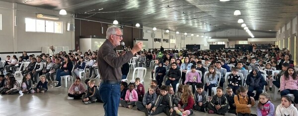 Aberta Feira do Livro de Cocal do Sul