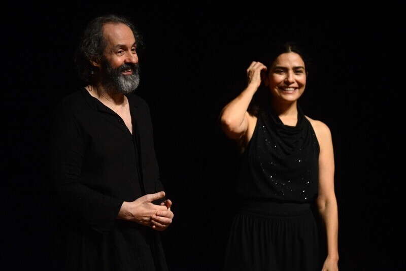 Daniel Dantas e Letícia Sabatella apresentam Ilíada em Criciúma nesta sexta-feira