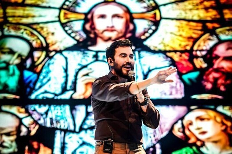 Contagem regressiva para show com Padre Fábio de Melo em Criciúma