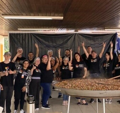 Paella da Abadeus une sabor e solidariedade em Criciúma