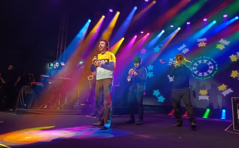 Noite fé e celebração no show do Padre Fábio de Melo em Criciúma