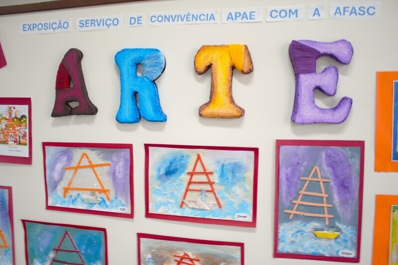Arte, afeto e superação: Afasc e Apae se unem em exposição
