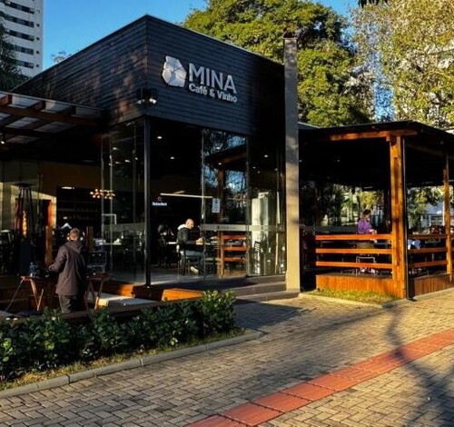 Sábado tem MinaSunset na Praça do Congresso