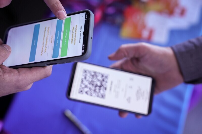 Participantes da ExpoMais têm experiência imersiva com IA