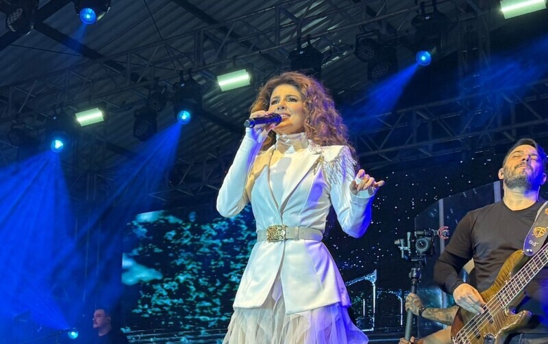 Paula Fernandes atrai multidão em show histórico em Cocal do Sul