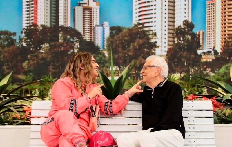 Show de comédia gratuito com Bruna Feitoria em Criciúma