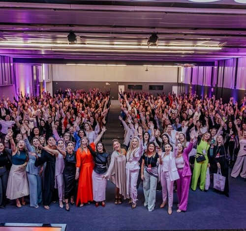 Voe Mulher reúne mais de 500 participantes em noite de inspiração e negócios
