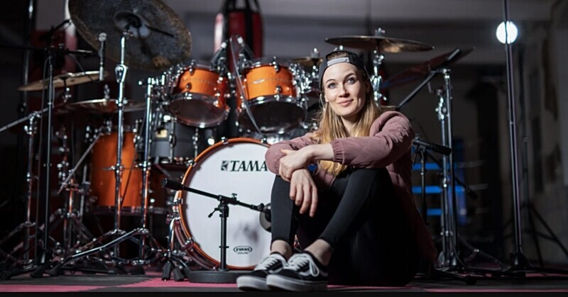 O Rush está de volta! Conheça a nova baterista