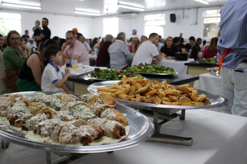 Almoço das Carnes Brancas no Bairro da Juventude  
