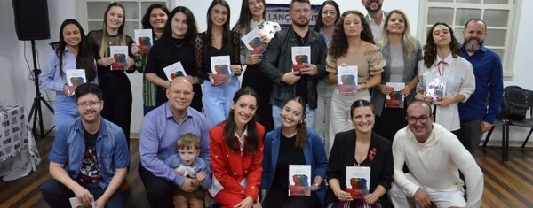 Esucri lança obra literária escrita por alunos do curso de Direito