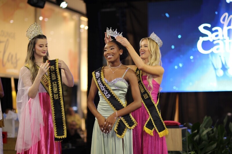 Pietra Travassos, de Siderópolis, é coroada Miss Santa Catarina 2025