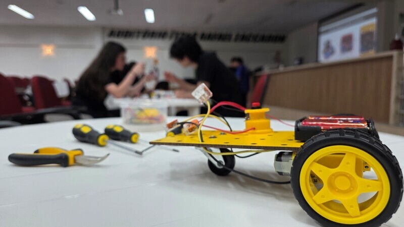 Jovens cooperativistas unem tecnologia e valores para transformar presente e futuro