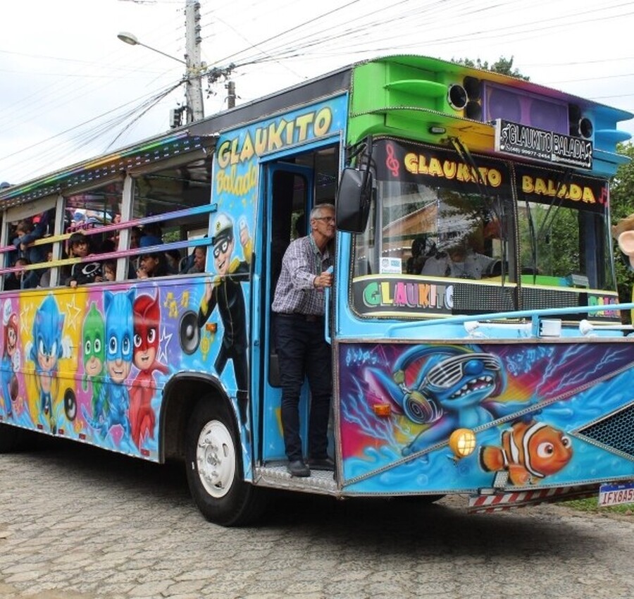Trenzinho da Alegria leva música e diversão aos bairros de Criciúma