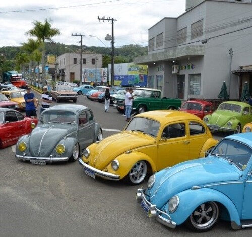 Siderópolis recebe 7º Encontro de Carros Antigos
