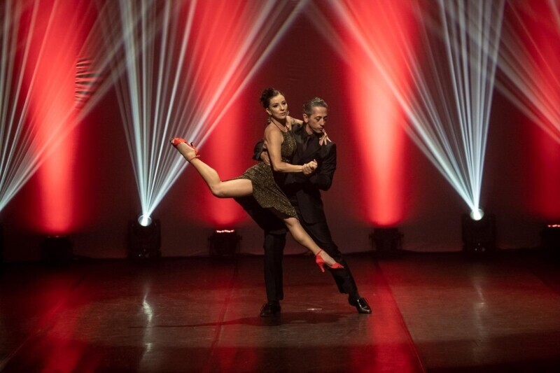 Espetáculo de tango gratuito promove cultura e inclusão em Criciúma