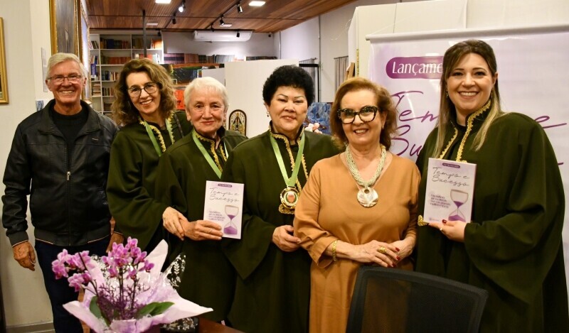 Livro 'Tempo e Sucesso' é lançado no Museu do Carvão 