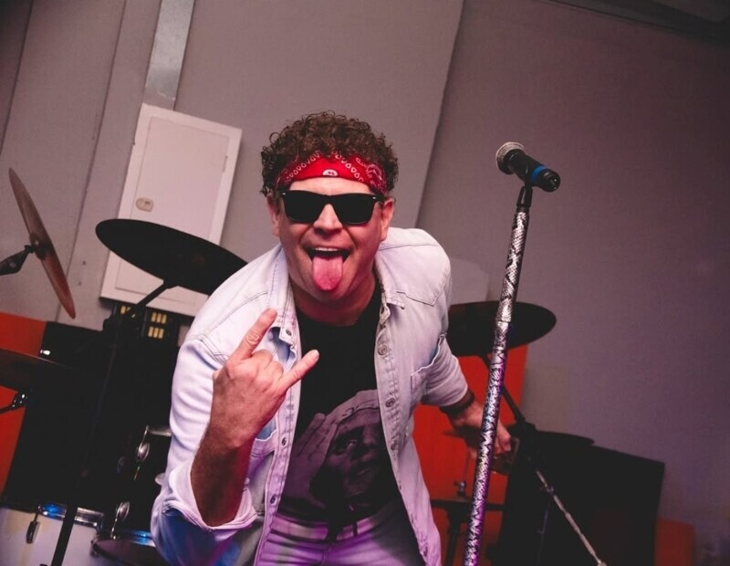 Tributo a Cazuza com Valério Araújo em Criciúma