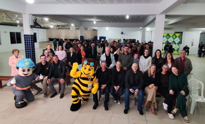 Coopercocal nas Comunidades visita o São Simão, em Criciúma