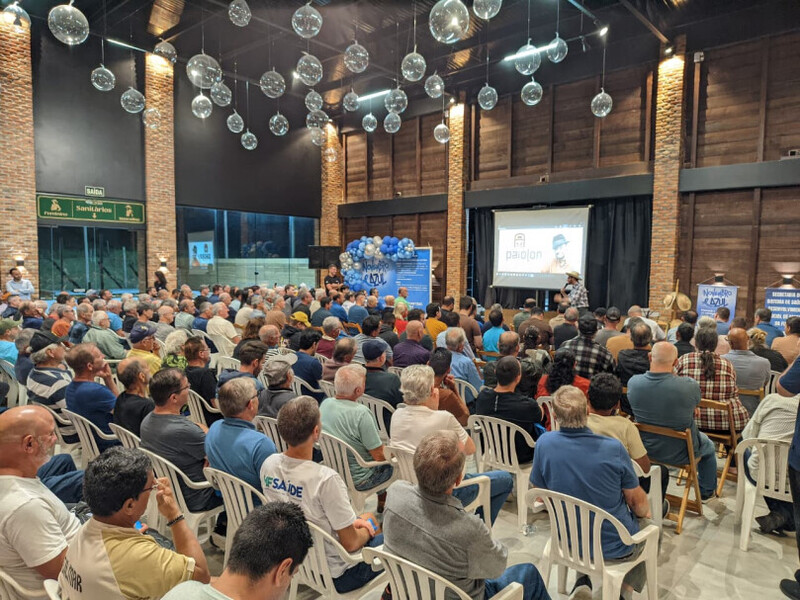 Novembro Azul: noite de humor e prevenção em Morro da Fumaça