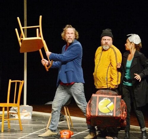 Riso e reflexão na comédia TOC